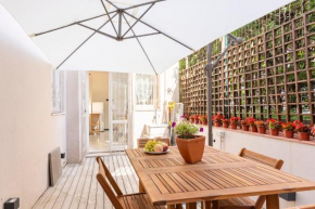 Modern Apt close to the Sea with Patio!